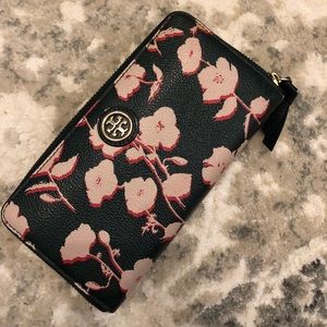 Tory Burch wallet